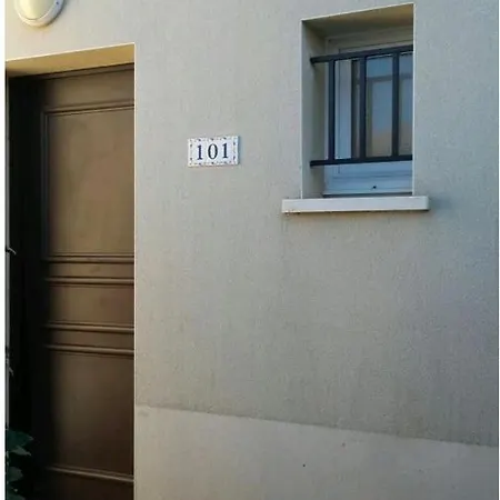 Holiday home Maison Piscine Terrasse A 3mn Plage *